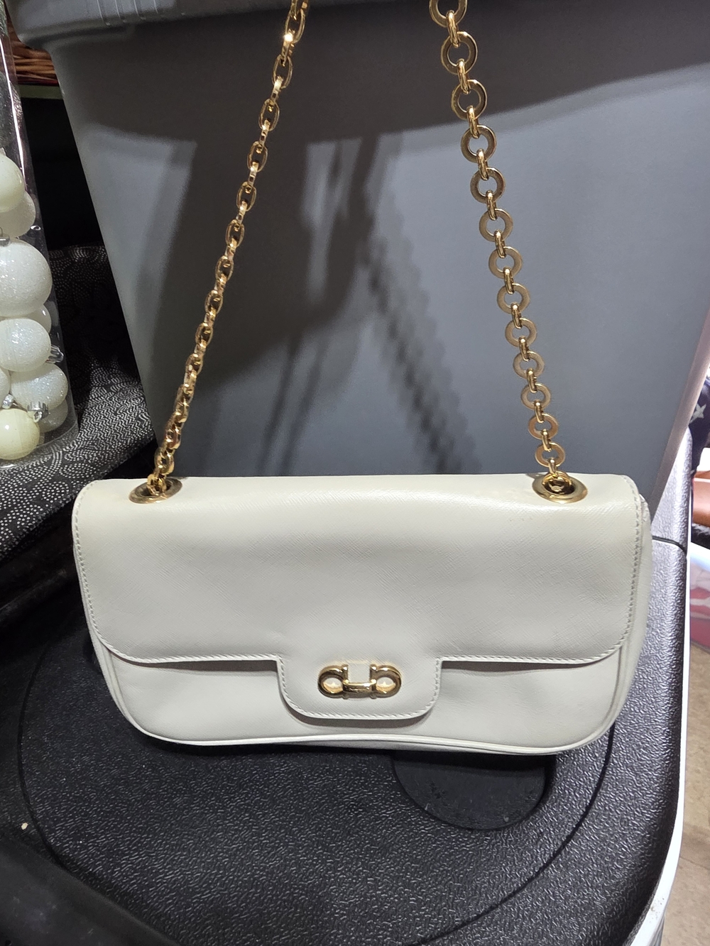 Elegant White Shoulder Bag with Gold Chain